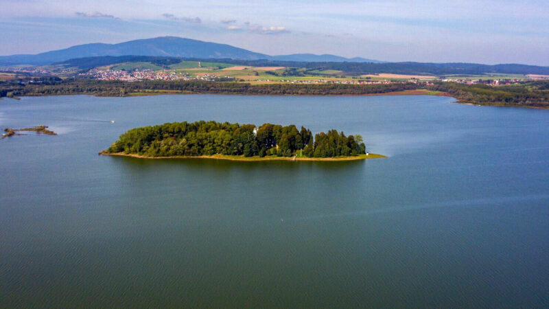 Slanický ostrov a Oravská priehrada