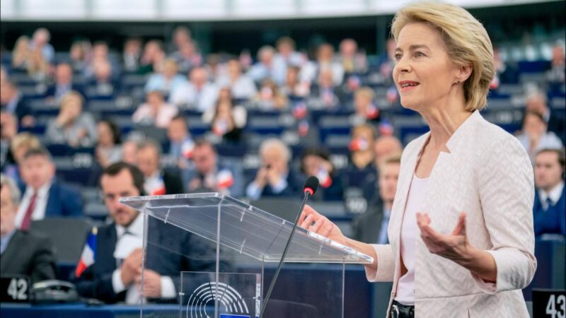 Ursulu von der Leyen zvolili za predsedníčku EK