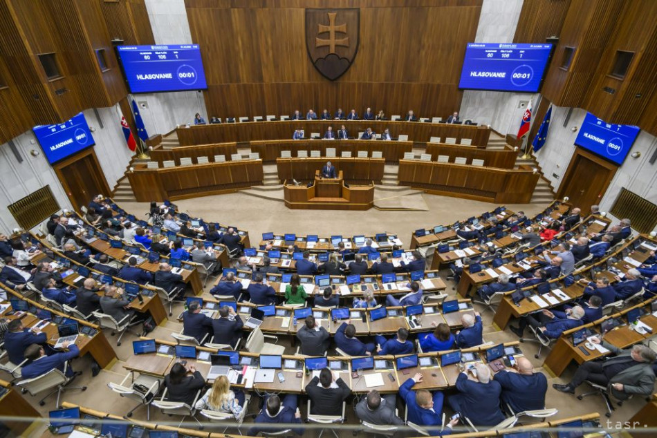 Parlament odsúdil konanie exprezidenta Kisku v jeho daňovej kauze