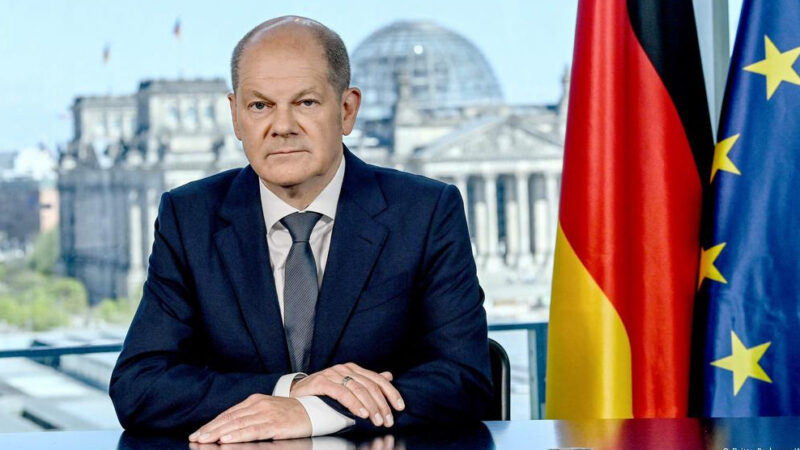 Olaf Scholz obhajoval telefonát s Putinom