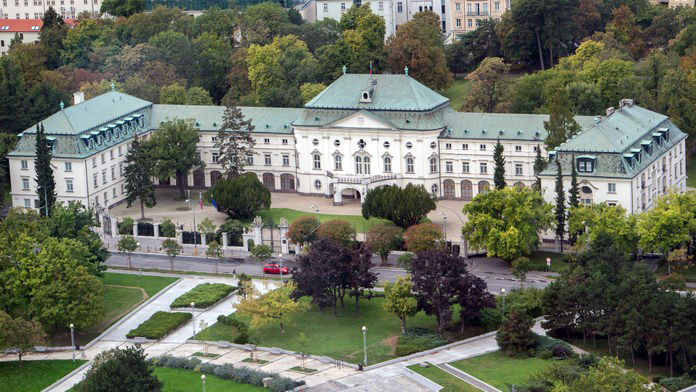 Ponuka štipendia pre Slovákov žijúcich v zahraničí